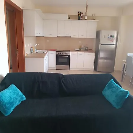 Zorbas House Apartment Desfina