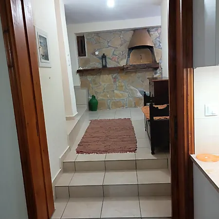 Zorbas House Desfina